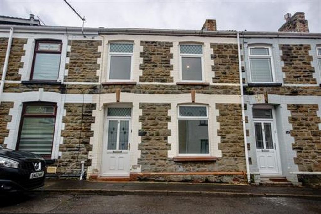 Property photo 2 of 20
