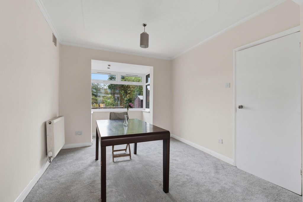 Property photo 3 of 19 Dining Room