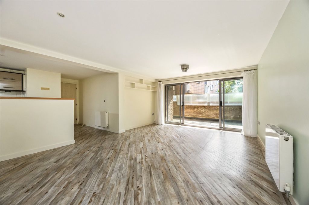 Property photo 2 of 17 Picture No. 04