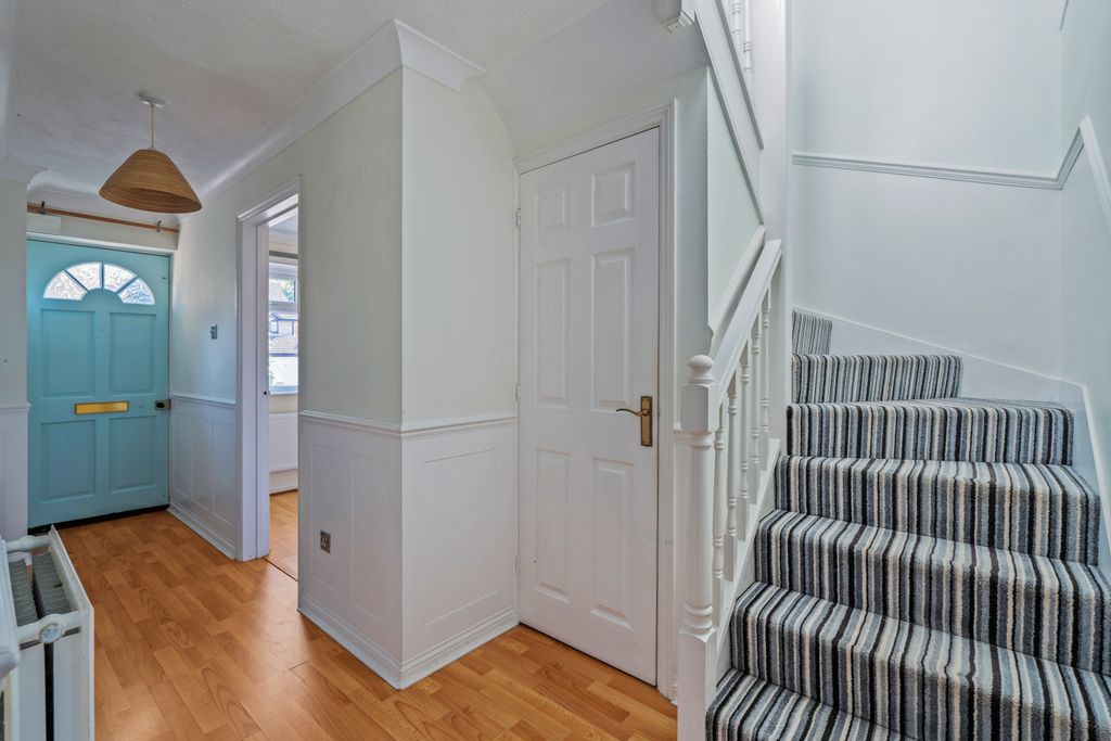 Property photo 2 of 20