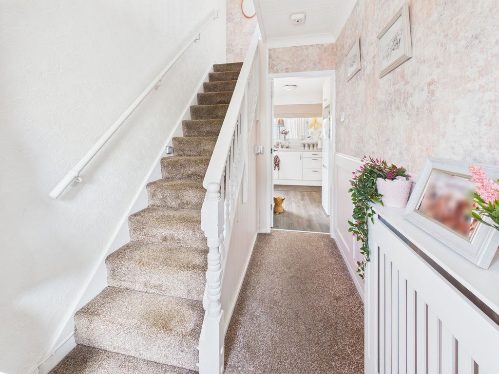 Property photo 3 of 18 Hallway