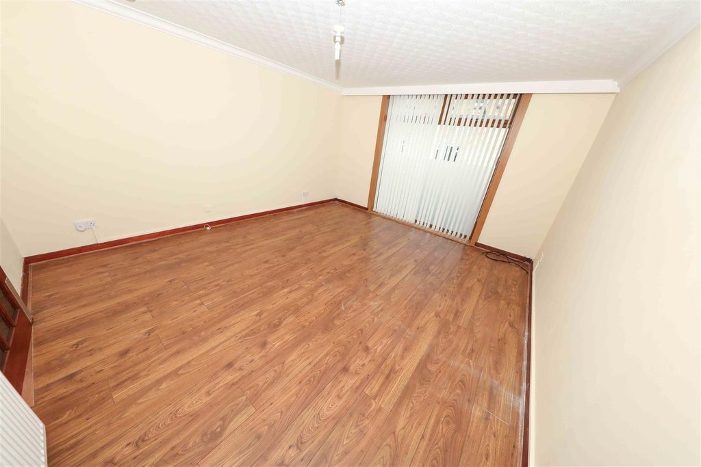 Property photo 3 of 14 d
