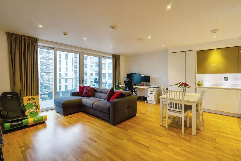 Property photo 3 of 17