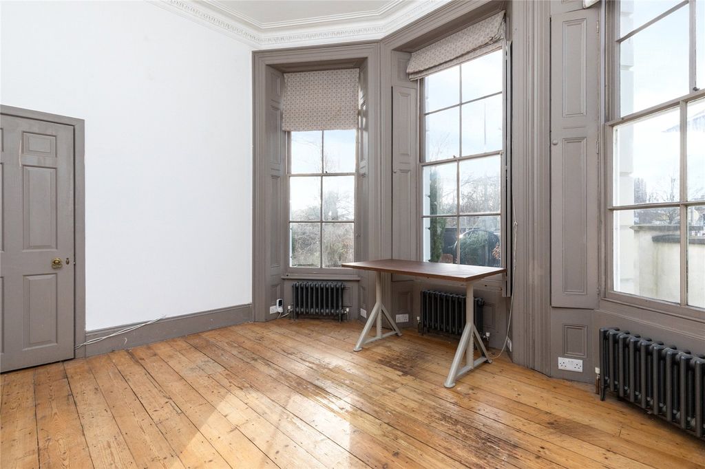 Additional image 9 of 6 bed end terrace house for salePark Crescent, Brighton, East Sussex BN2