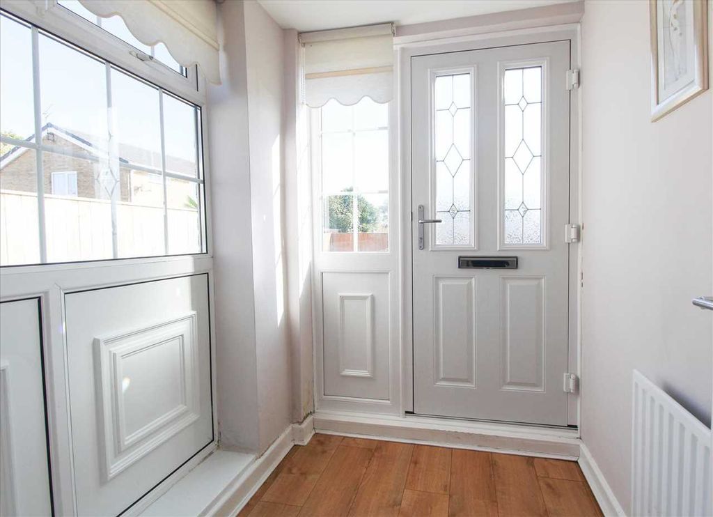 Property photo 2 of 10 Entrance Porch