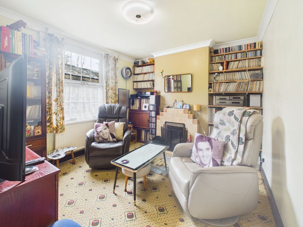 Property photo 3 of 35