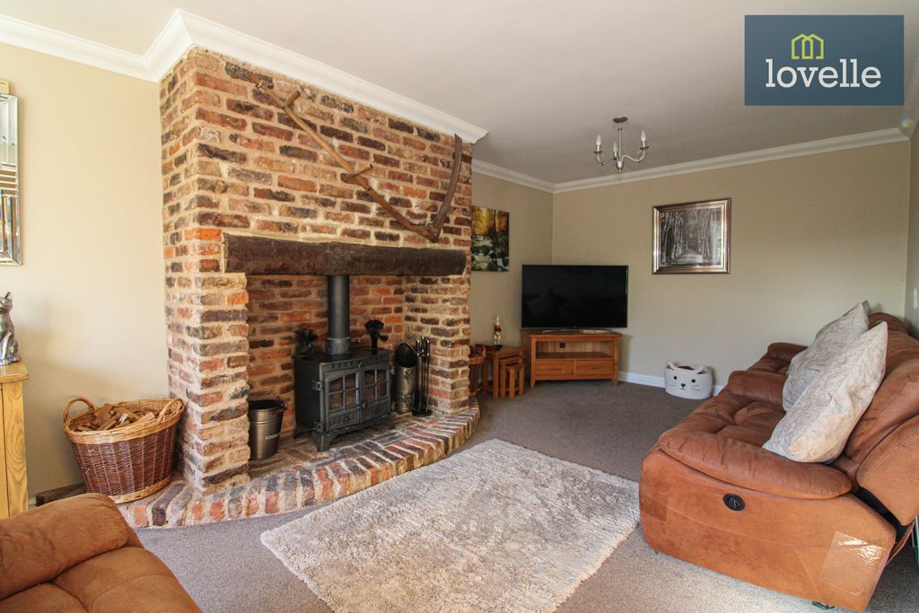 Property photo 3 of 18