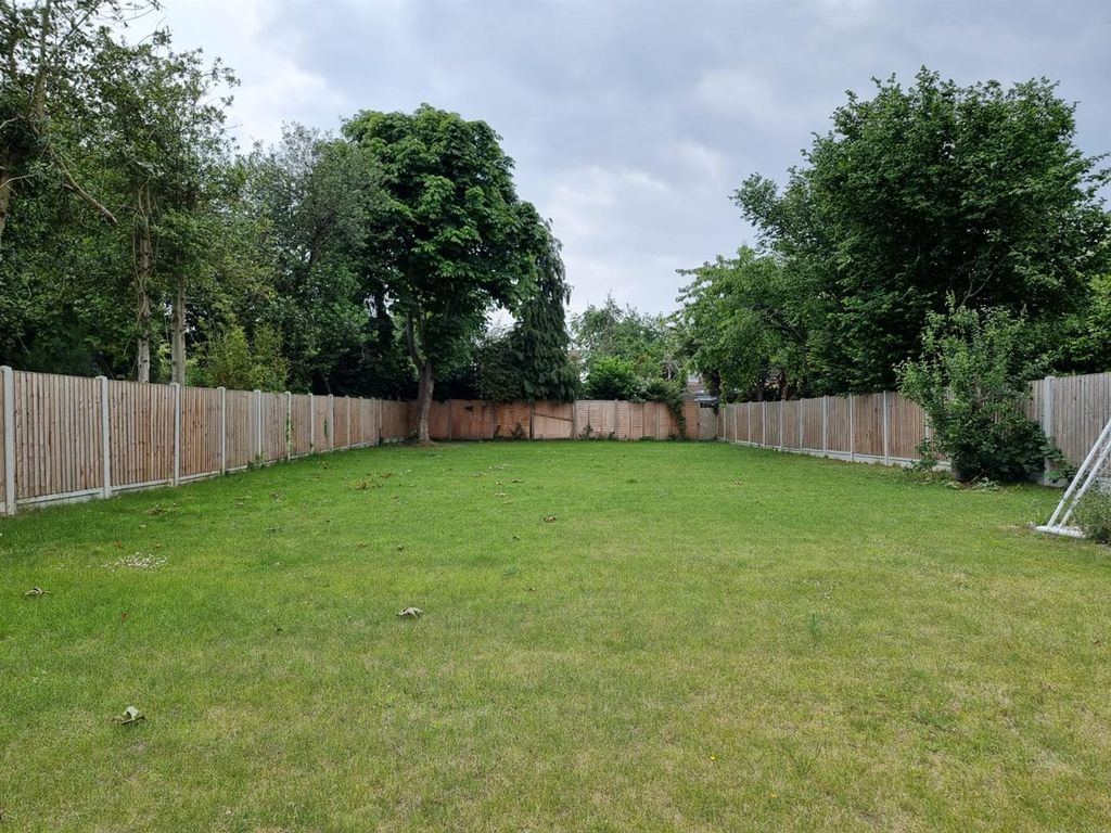 Property photo 2 of 31