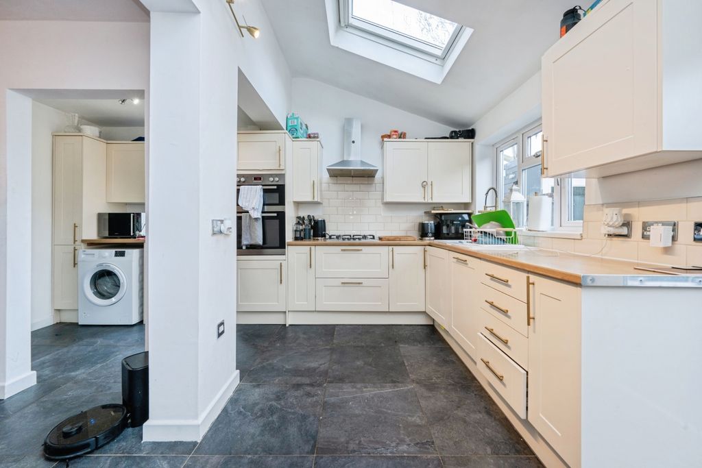 Property photo 2 of 20 Pbox-Img.Jpg