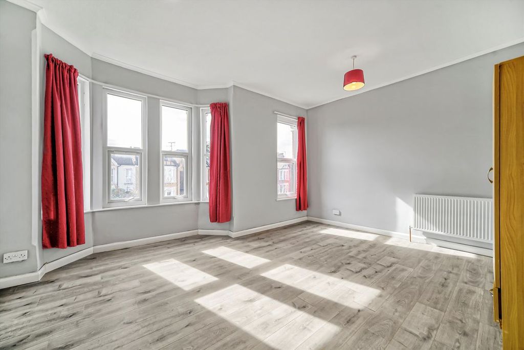 Property photo 2 of 9