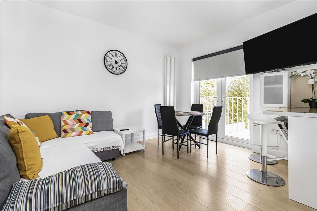 Property photo 3 of 11 17_41175.Jpg