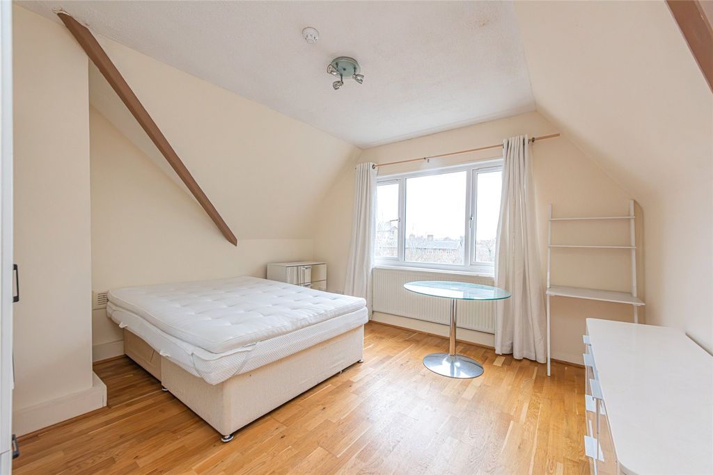 Property photo 3 of 4 Picture No. 04