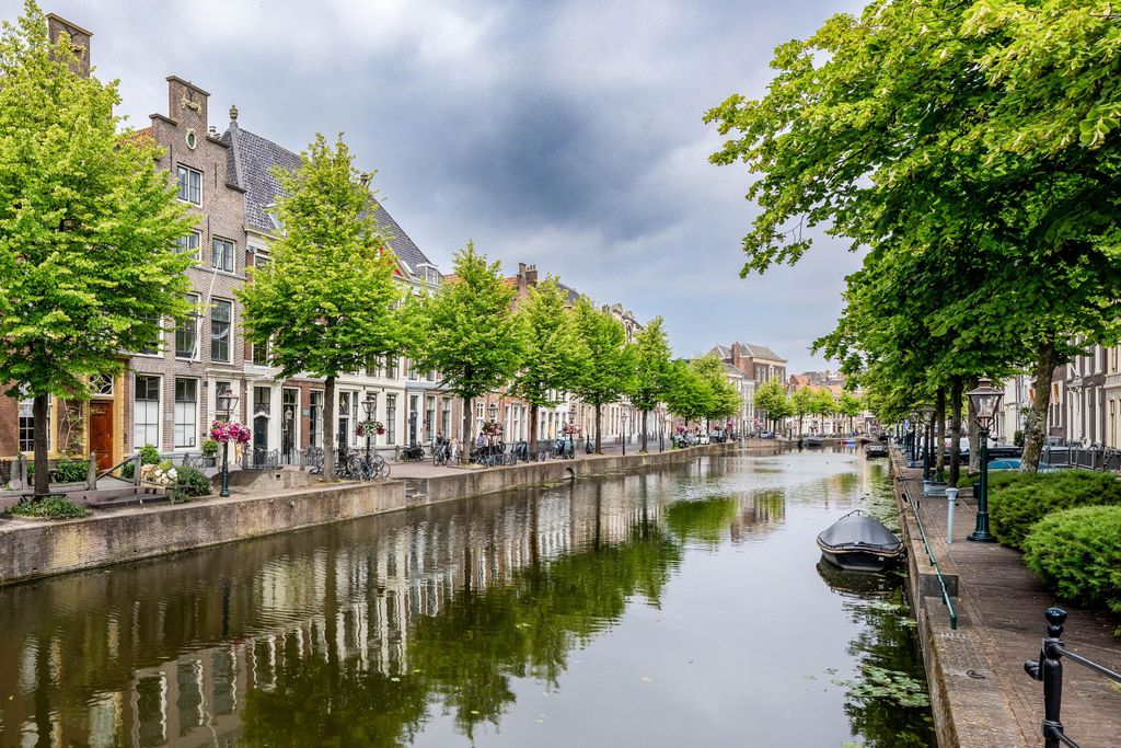 Property photo 3 of 123