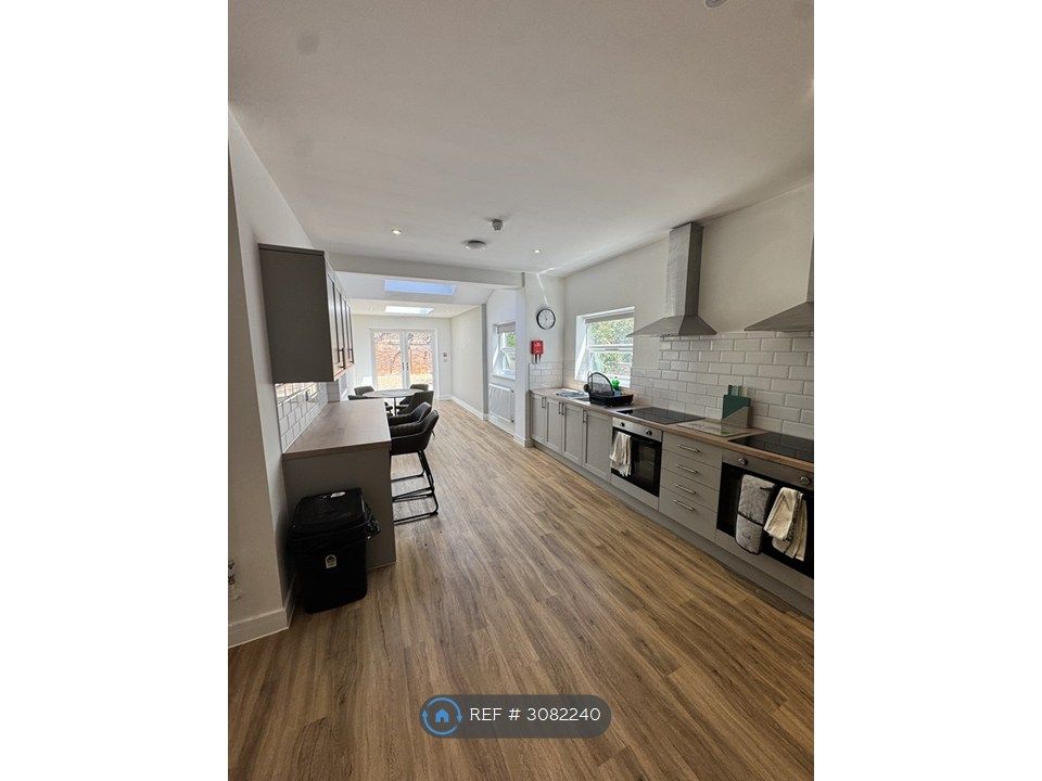 Property photo 3 of 4 Communal Kitchen