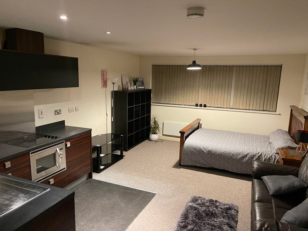 Property photo 1 of 6 Bedroom 3