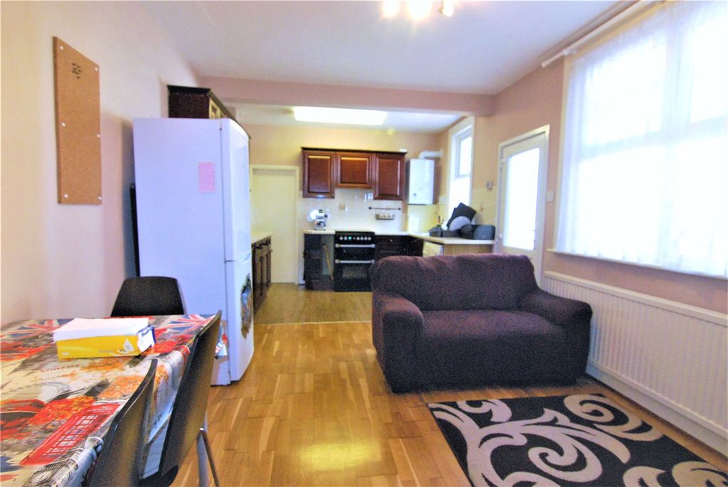 Property photo 3 of 9 Picture No. 06