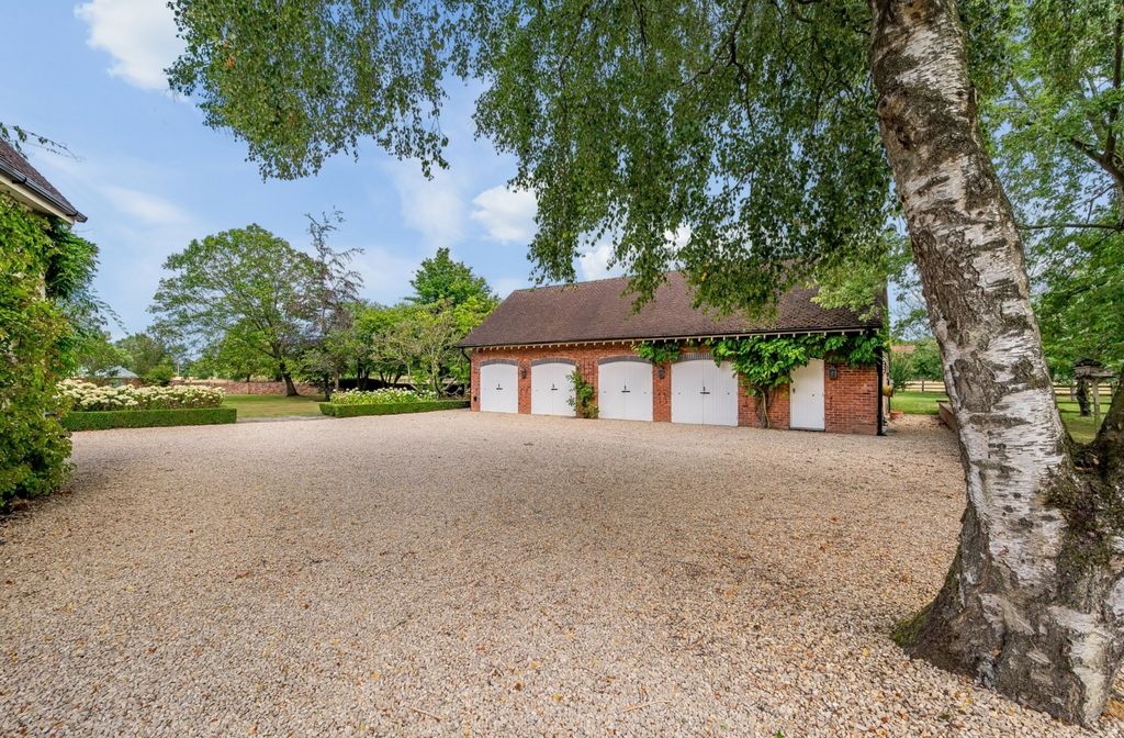 Property photo 3 of 39 Garage/Annexe