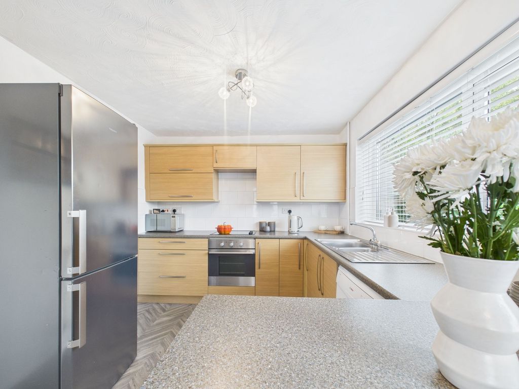 Property photo 2 of 25