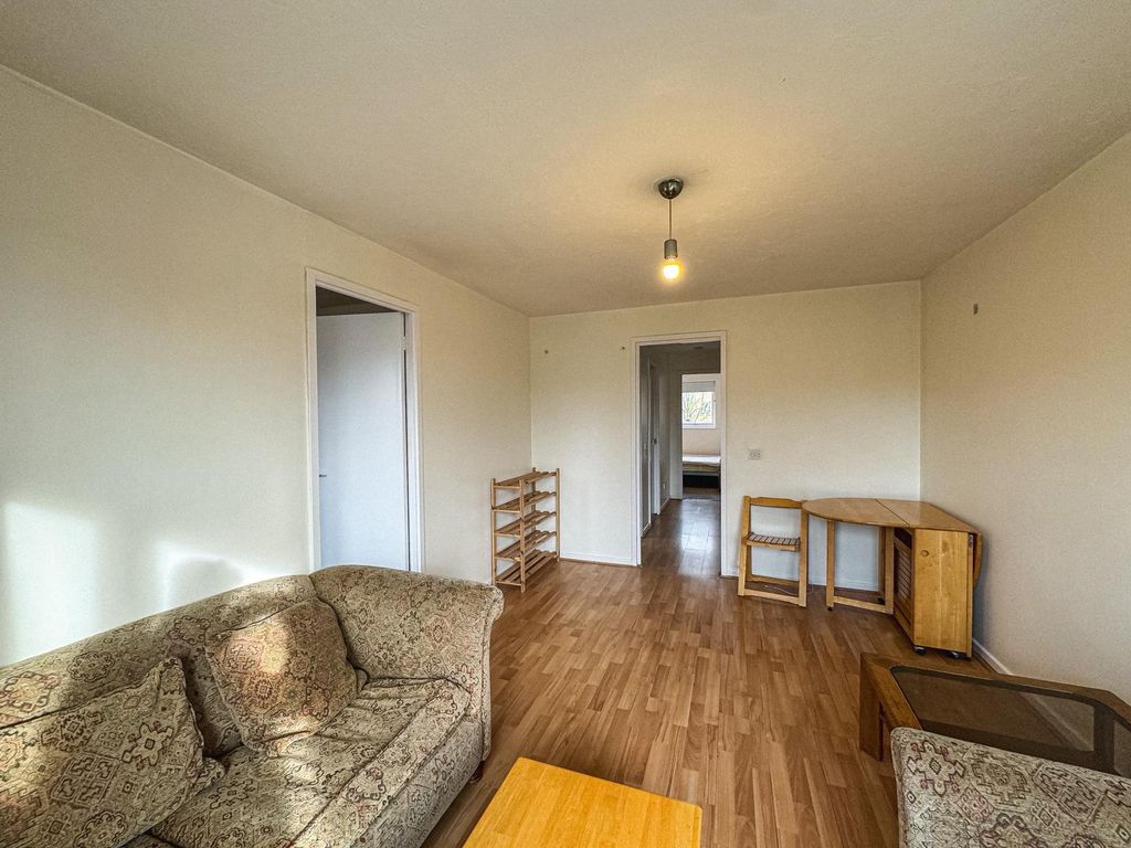 Property photo 3 of 16 Gallery