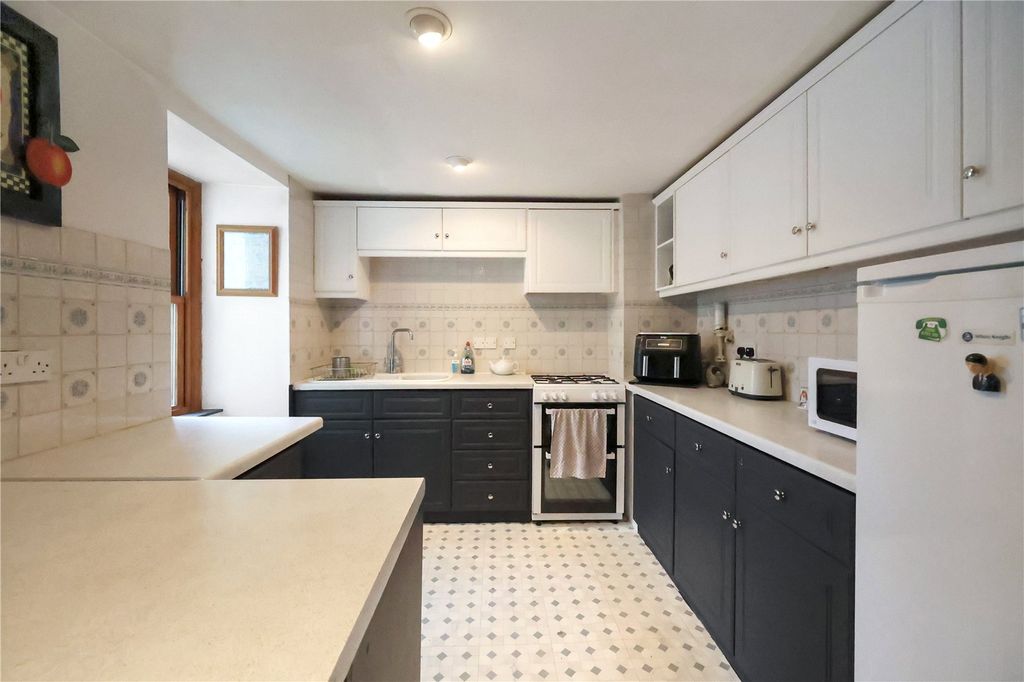 Property photo 2 of 23 Picture No. 08