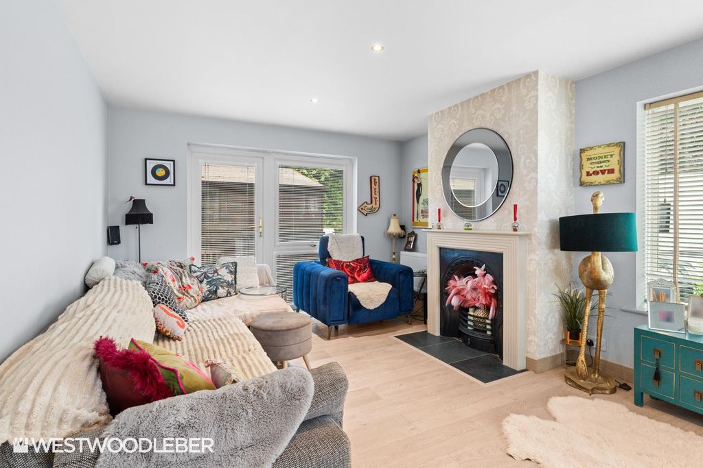Property photo 2 of 62 Willowlodge_7.Jpg