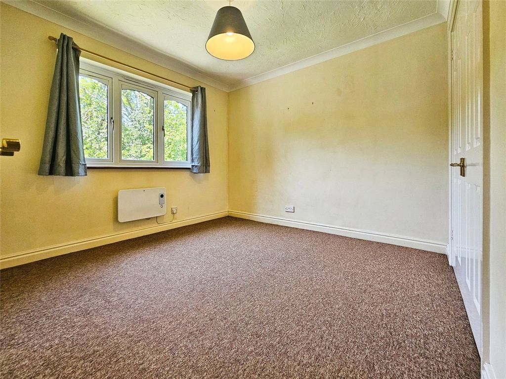 Property photo 3 of 8 Picture No. 10