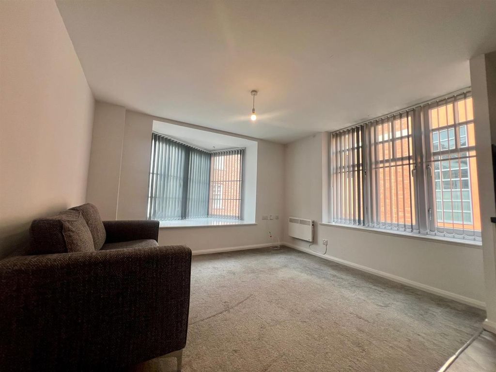Property photo 2 of 6 Livingroom,,..Jpg