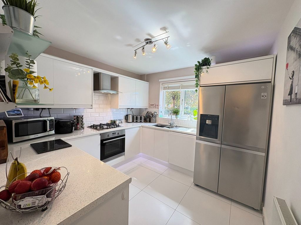 Property photo 3 of 41