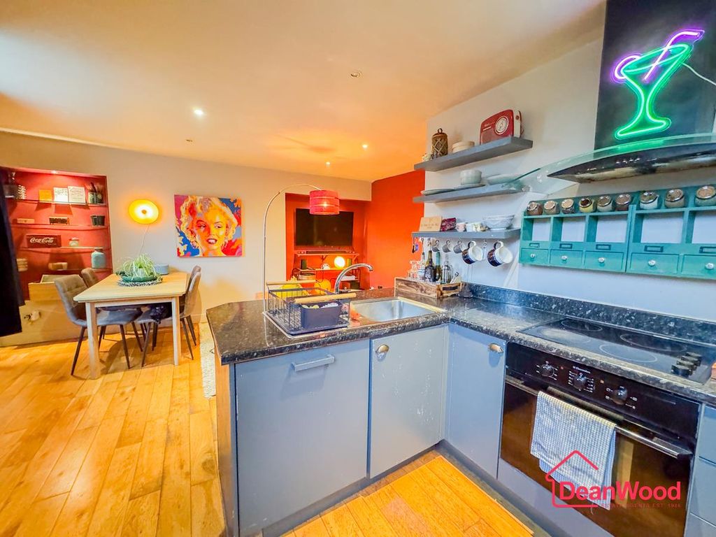 Property photo 3 of 14 Untitled-095.Jpg