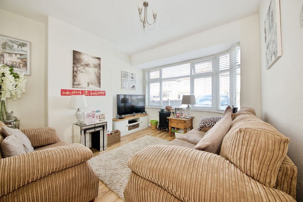 Property photo 2 of 17 Photo