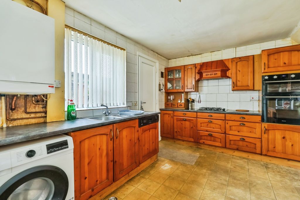 Property photo 2 of 15