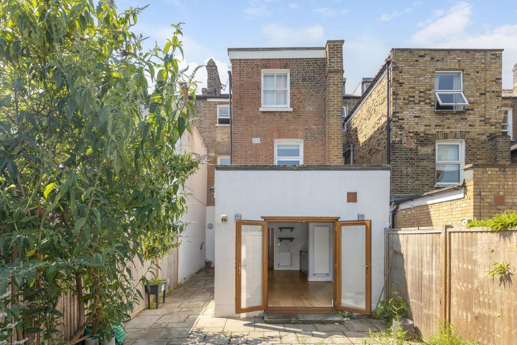 Property photo 2 of 11