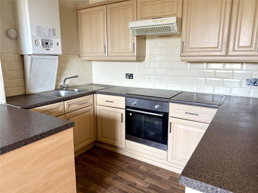 Property photo 2 of 8 Kitchen