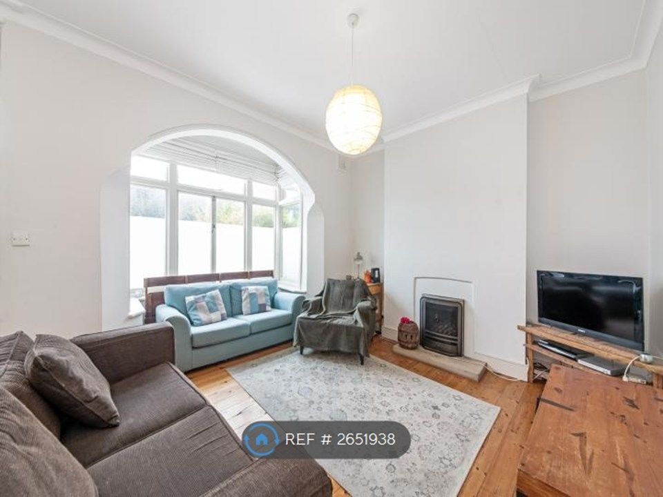 Property photo 3 of 25