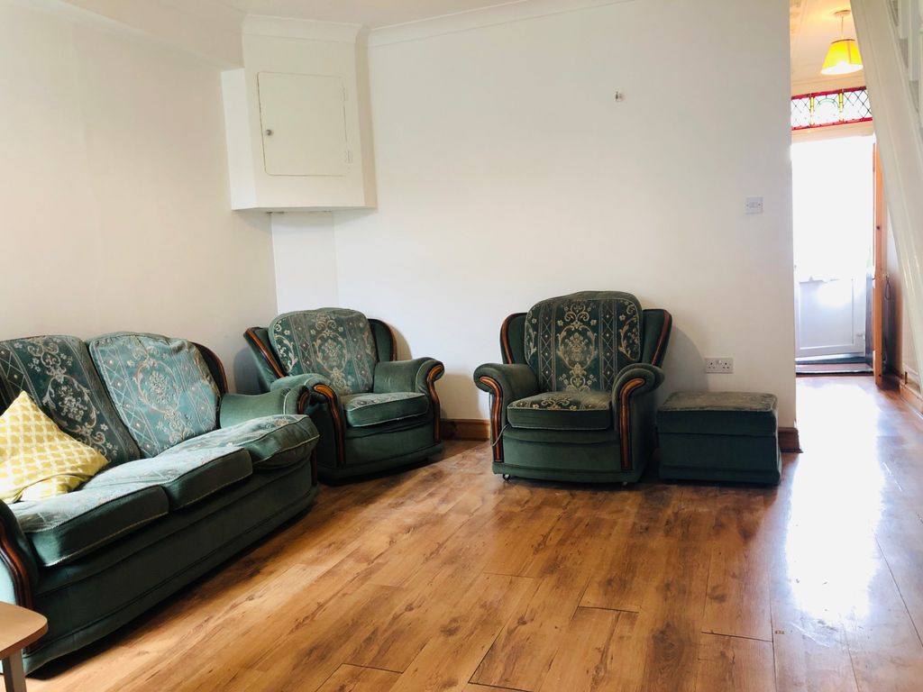 Property photo 3 of 8