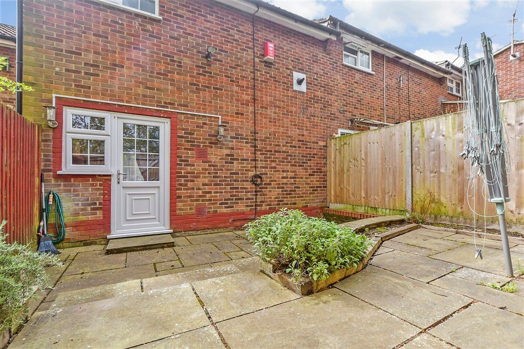 Property photo 2 of 10 Patio / Decking