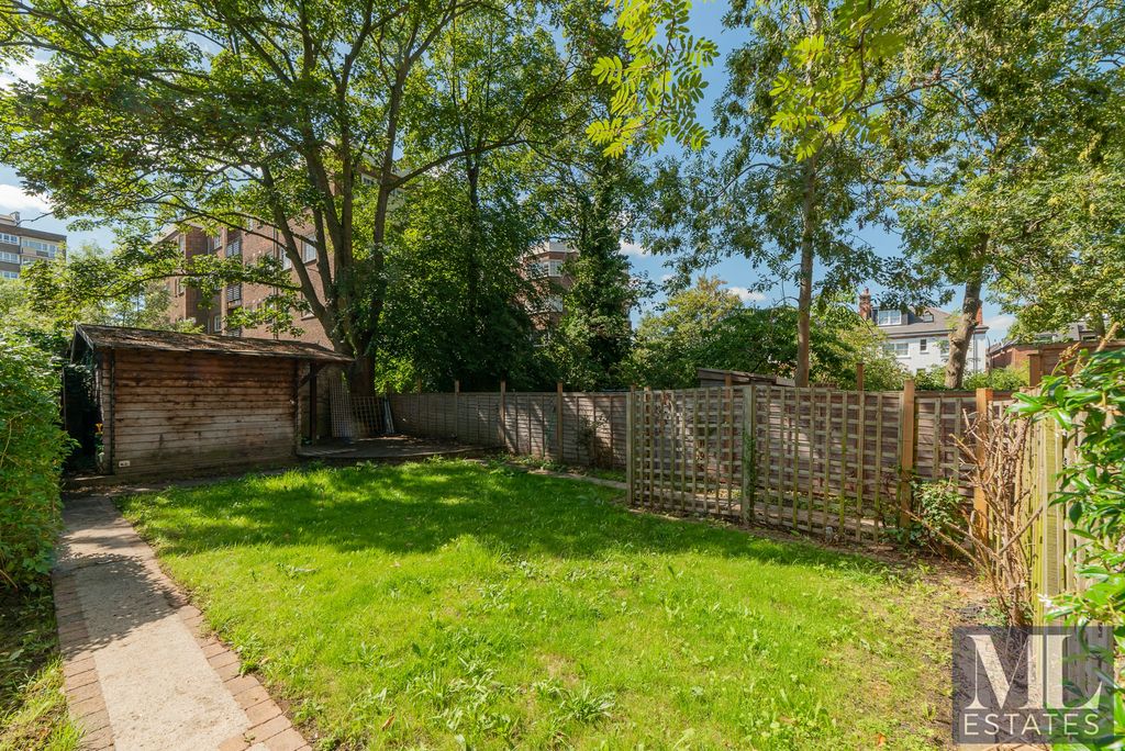 Property photo 3 of 11 Photo 3