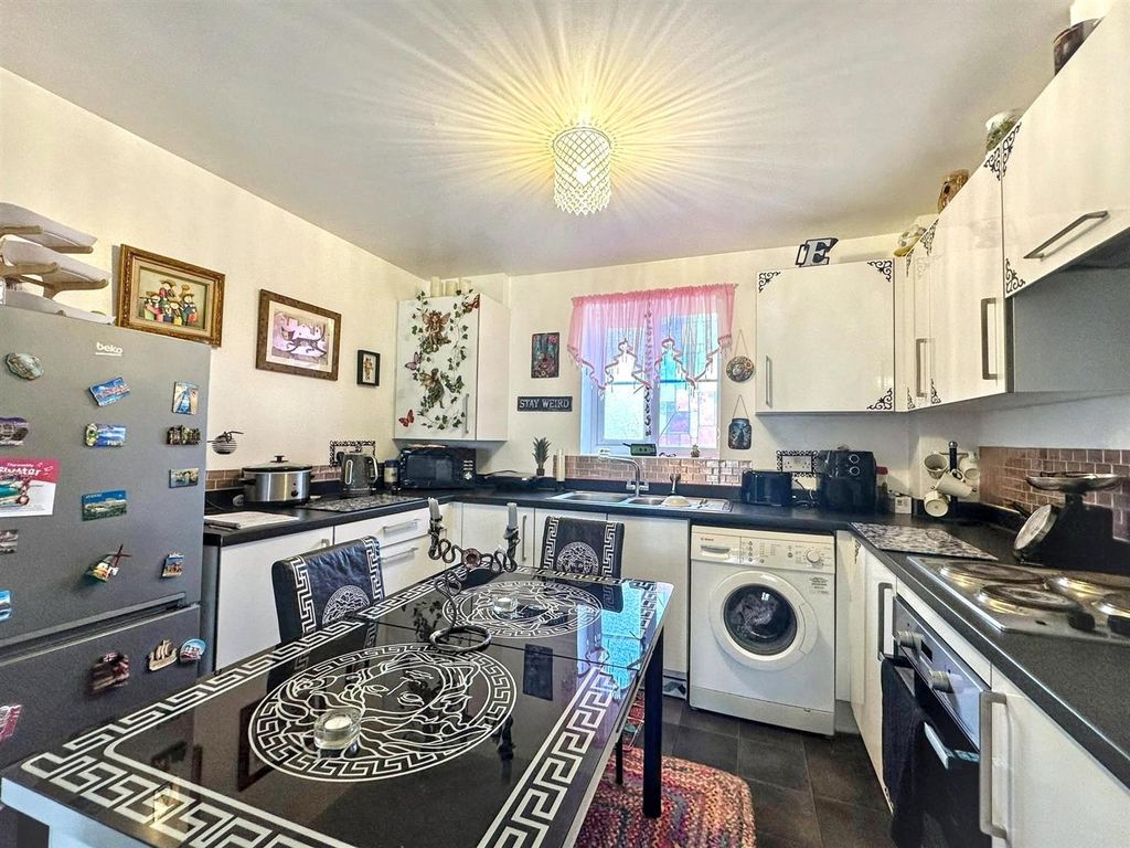 Property photo 2 of 17 Kitchen Diner