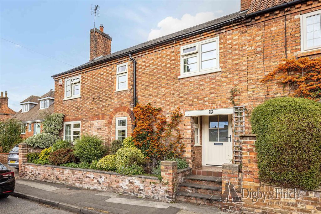 Property photo 2 of 31