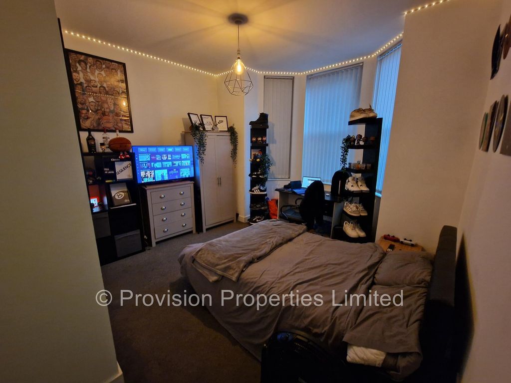 Property photo 3 of 14 Photo