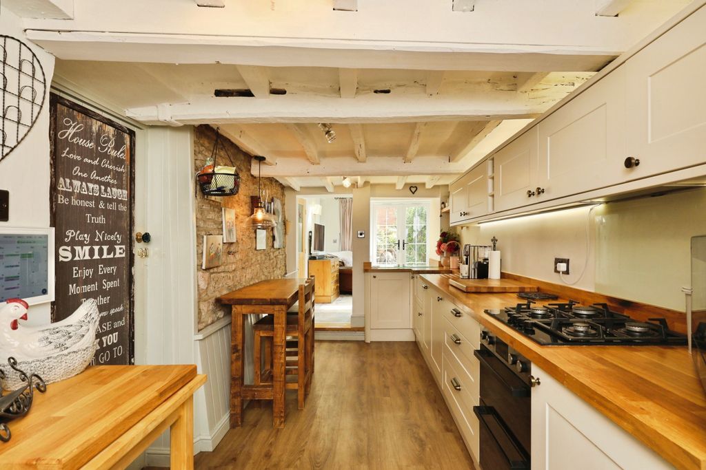 Property photo 2 of 15 Cottage Kitchen