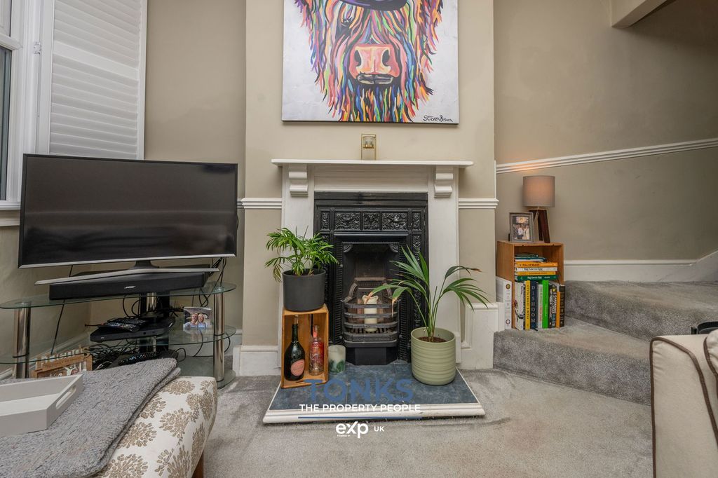 Property photo 3 of 20