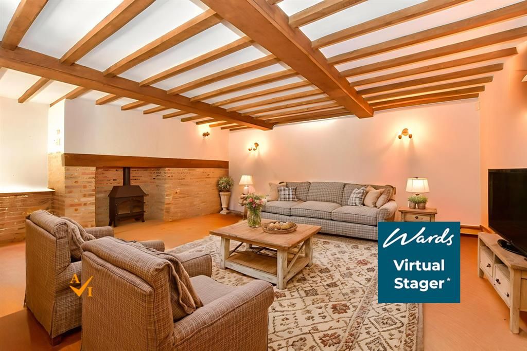 Property photo 3 of 11 Lounge (Farmhouse Style)