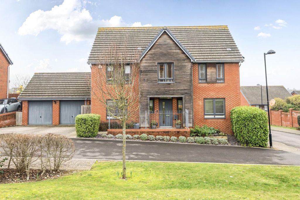 Property photo 1 of 20 1403744-13-69779c845Da7E.Jpg