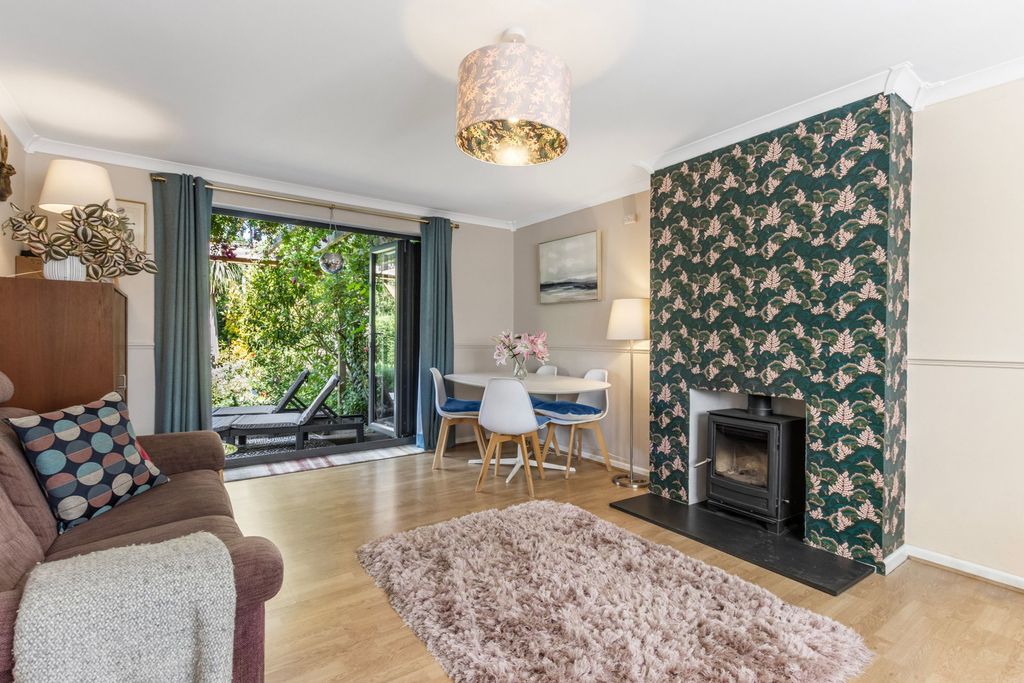 Property photo 1 of 18