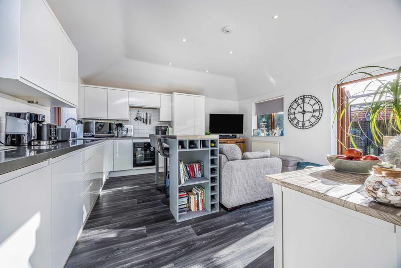 Property photo 3 of 17 Photo 7