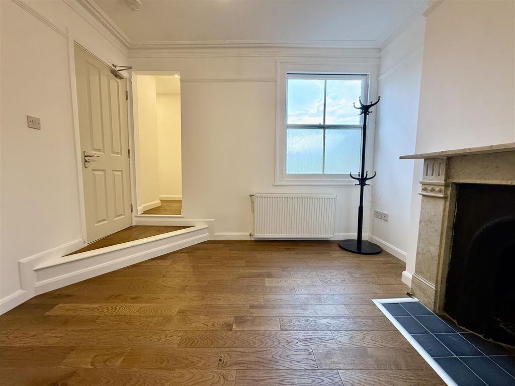 Property photo 2 of 7 2