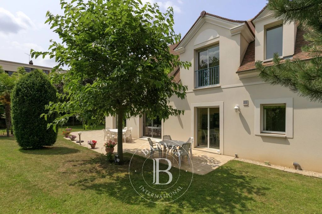 Property photo 2 of 28