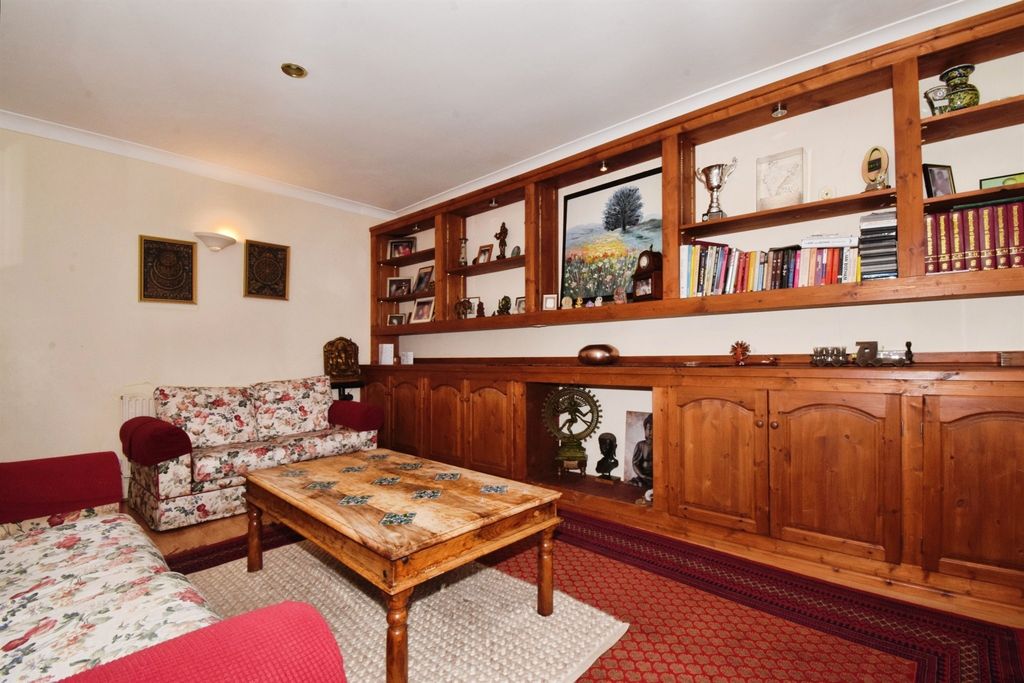 Additional image 52 of 4 bed detached house for saleShirley Road, Leicester LE2