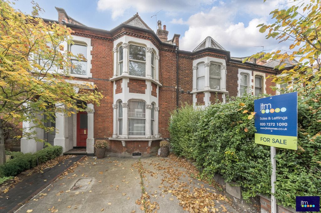 Property photo 2 of 12